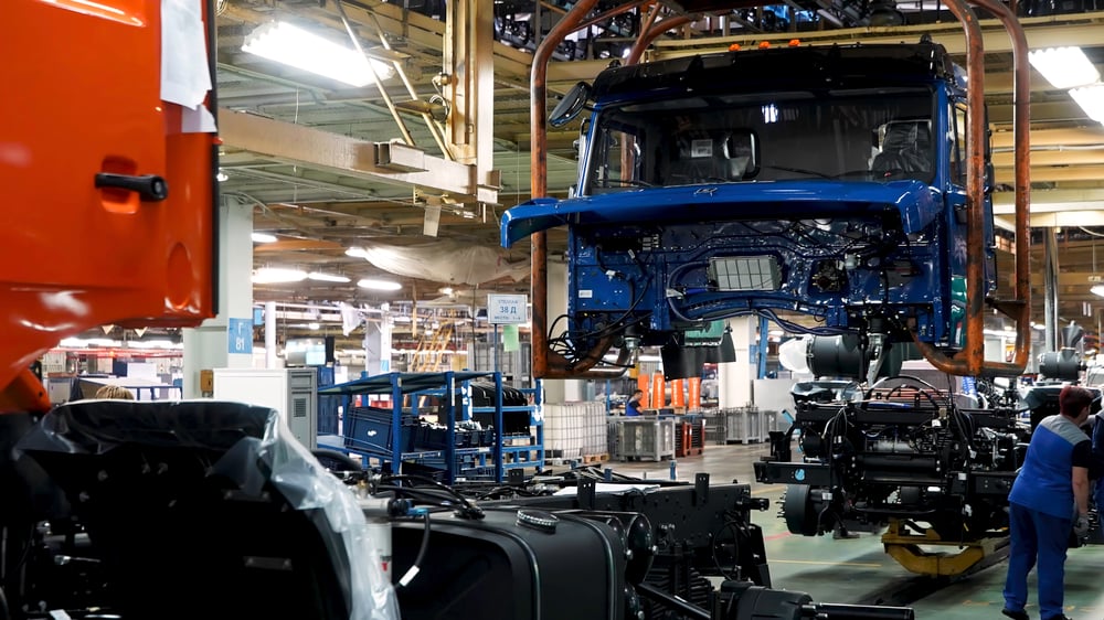 Automobile_Assembly_Line_Production_At_The_Truck_Factory_original_2259234