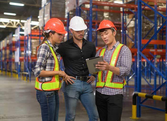 Warehouse-Meeting